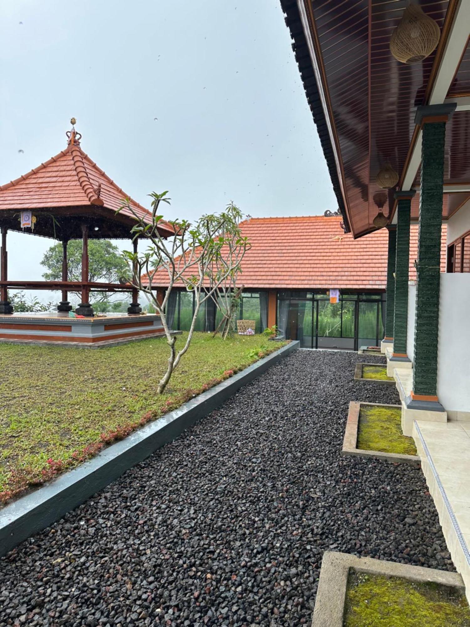 Bali Basuki Retreat Center Apartment Besakih Exterior photo