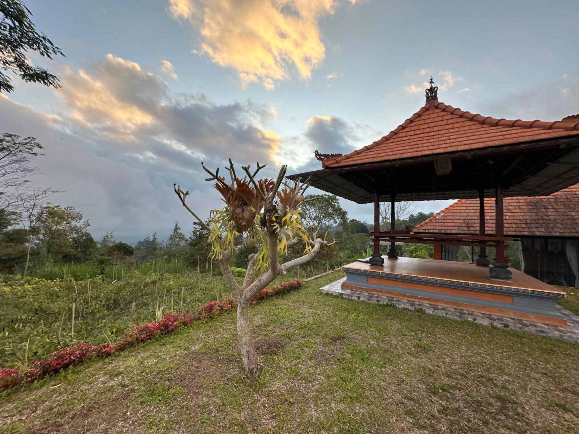Bali Basuki Retreat Center Apartment Besakih Exterior photo