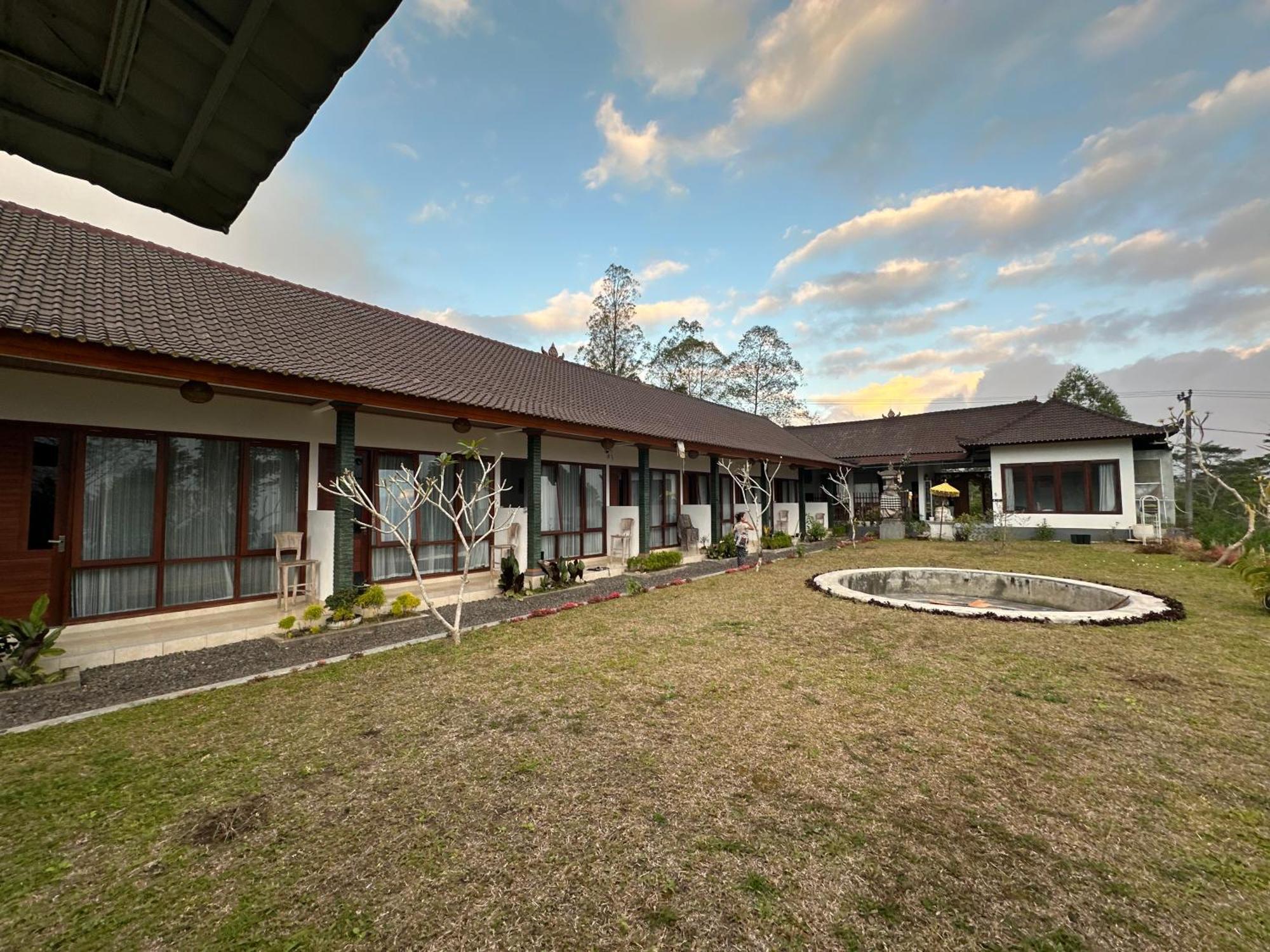 Bali Basuki Retreat Center Apartment Besakih Exterior photo